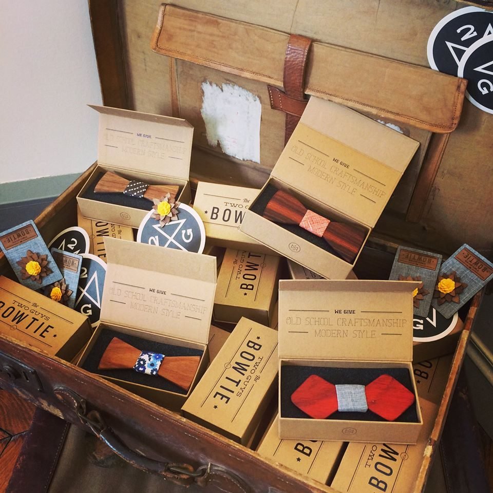 Two Guys Bow Ties French Distributor