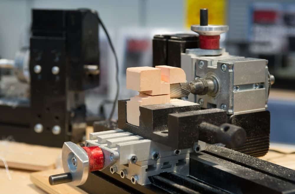 Looking for an Economical Used Wood Lathe? Check Out These Alternatives to Craigslist!