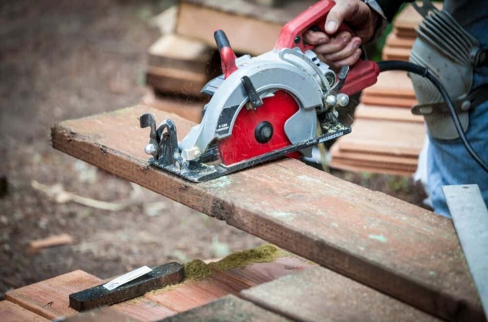 How to Measure and Cut a 45-Degree Angle in Wood: Easy Steps