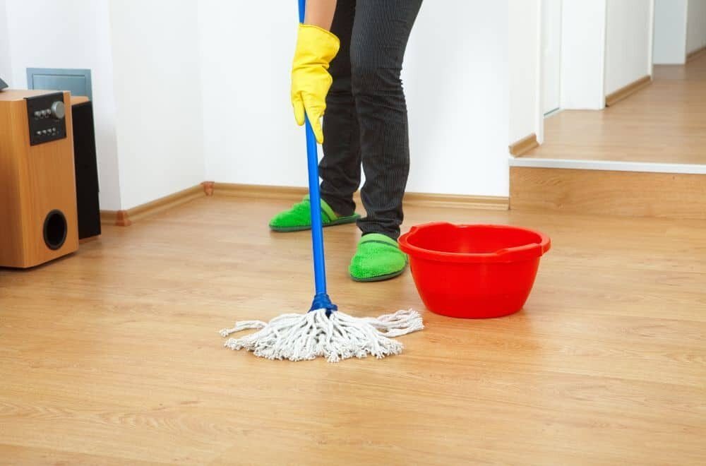 Cleaning Hardwood Floors: Can White Vinegar Diluted in Water Do the Trick?